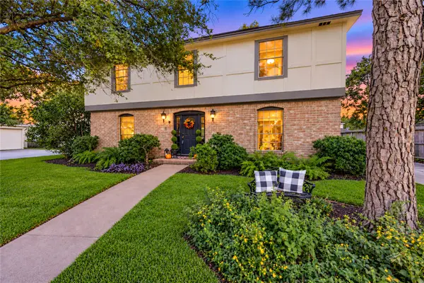 11423 Inwood Drive, Houston, TX 77077