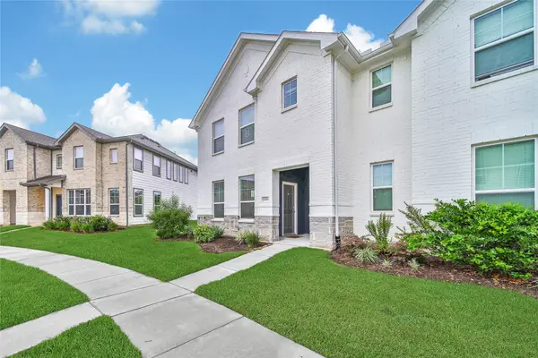 2203 Seven Oaks Boulevard, Tomball, TX 77375