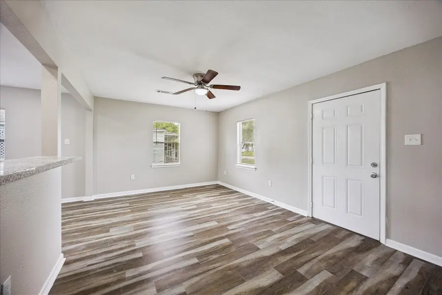 1011 12th 1/2 Street N, Texas City, TX 77590 - #3