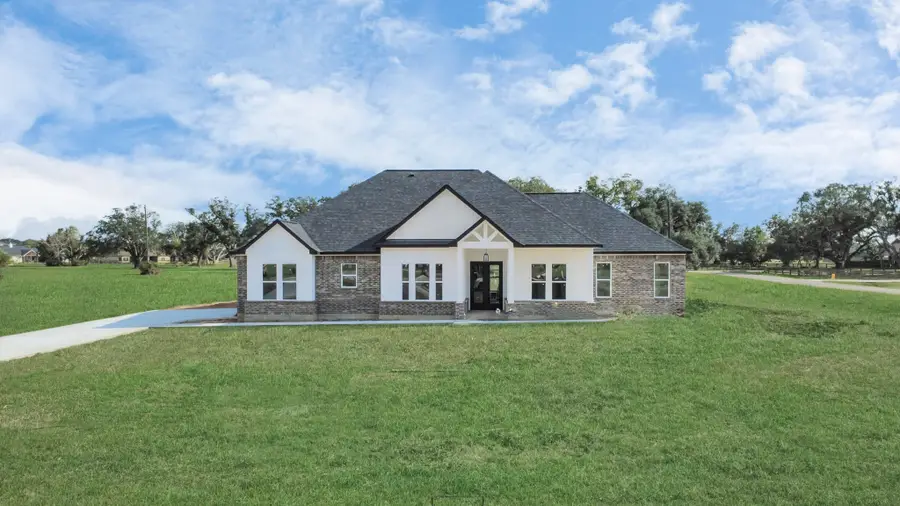 339 Hunter Court, Rosharon, TX 77583 - Image #2