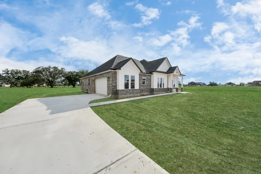 339 Hunter Court, Rosharon, TX 77583 - Image #3