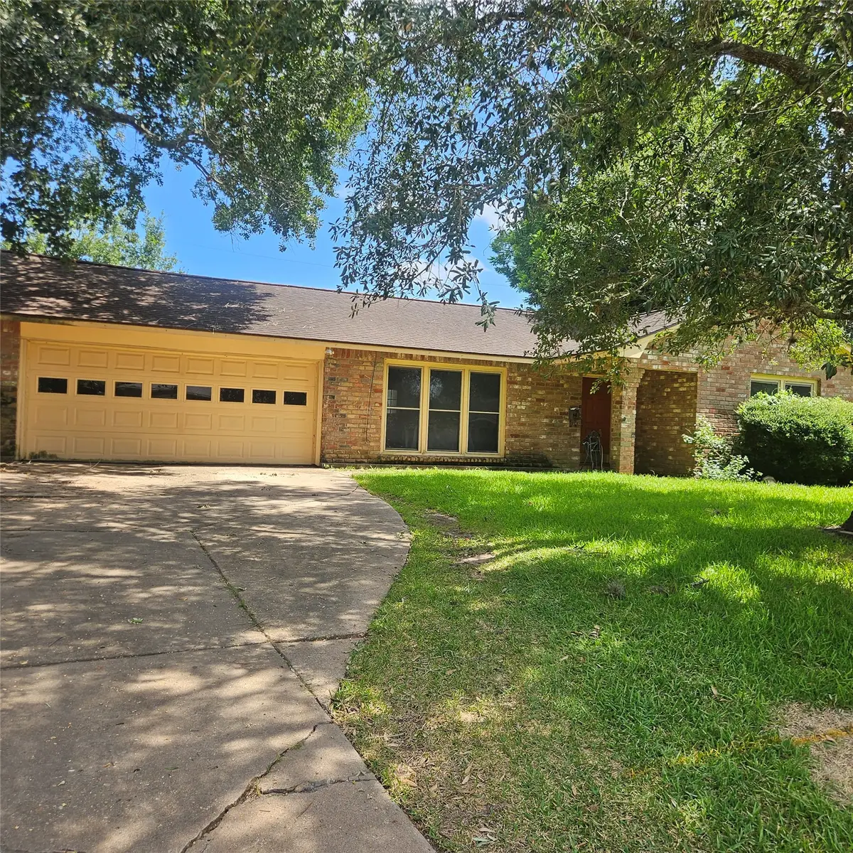 219 Carnation Street, Lake Jackson, TX 77566 - #1