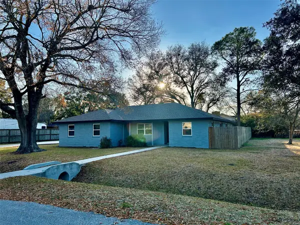 2406 Lynn Drive, Pearland, TX 77581