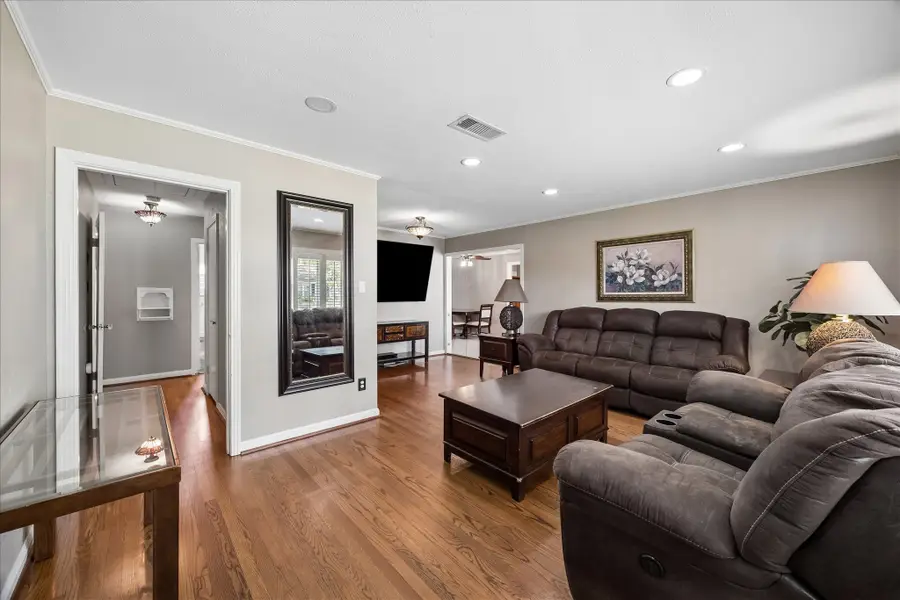 1611 Gardenia Drive, Houston, TX 77018 - #2