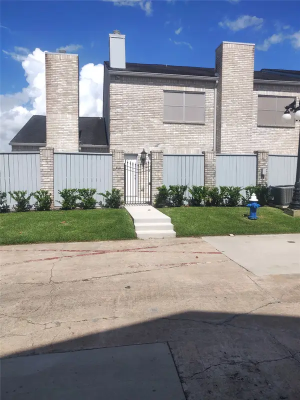 360 Wilcrest Drive #360, Houston, TX 77042
