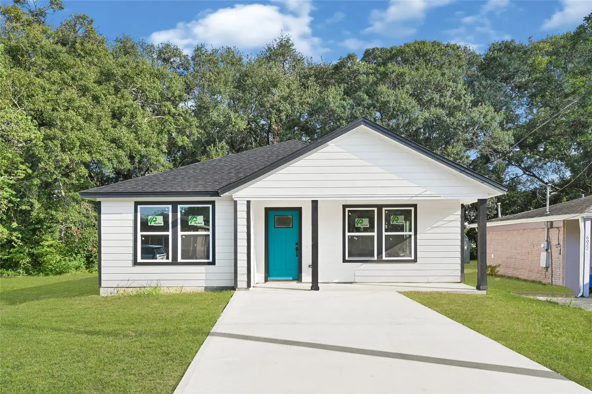 6024 Jackson Ln, Texas City, TX 77591 - Image #1