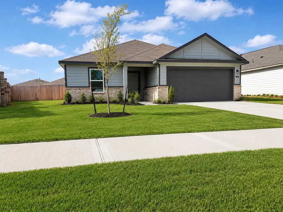 501 Oak Chase Avenue, Dayton, TX 77535 - #2