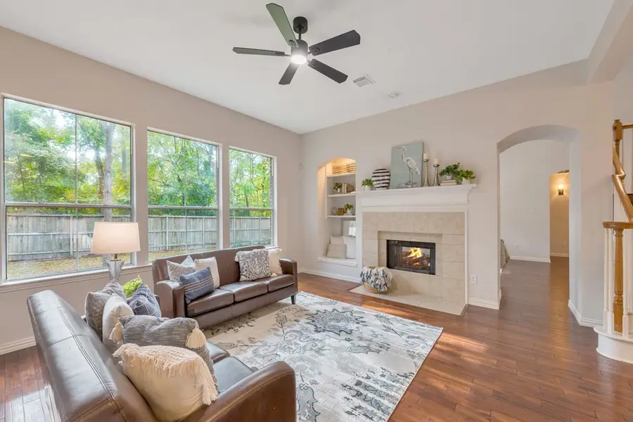 135 S Bluff Creek Circle, The Woodlands, TX 77382 - Image #3