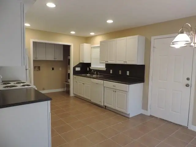 1300 E Hanson Street, Cleveland, TX 77327 - Image #2