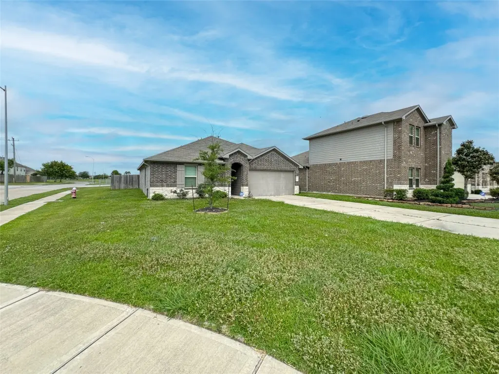 8203 Tamarind Lane, Baytown, TX 77521 - #1