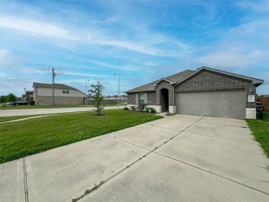 8203 Tamarind Lane, Baytown, TX 77521 - #3