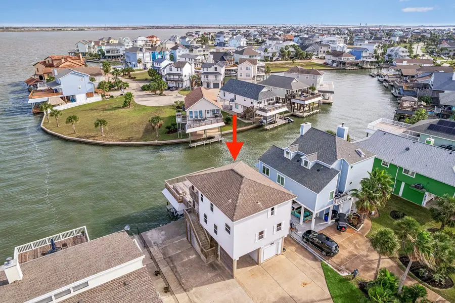 1814 Tiki Drive, Tiki Island, TX 77554 - Image #3