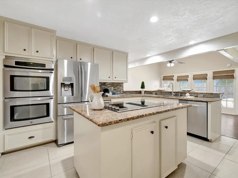 4330 Shady Springs Drive, Seabrook, TX 77586 - Image #2