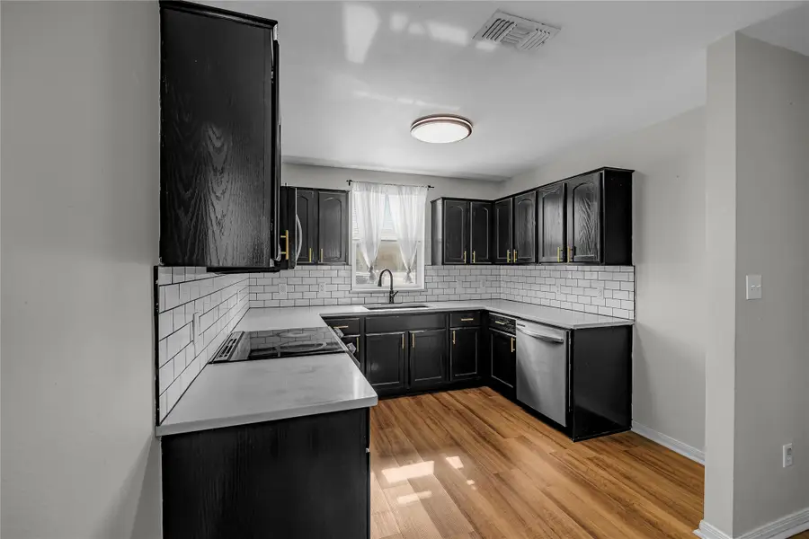 1304 E Polk Avenue, Victoria, TX 77901 - Image #3