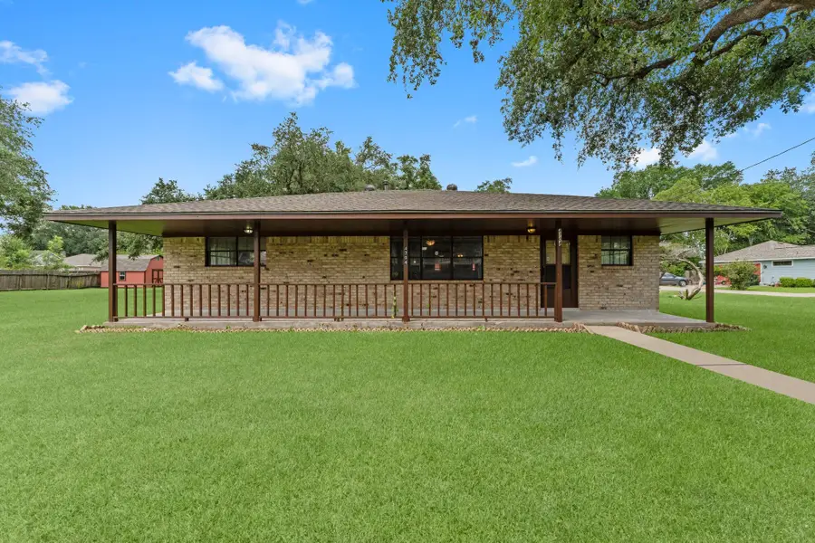 4704 1st Street, Bacliff, TX 77518 - Image #2