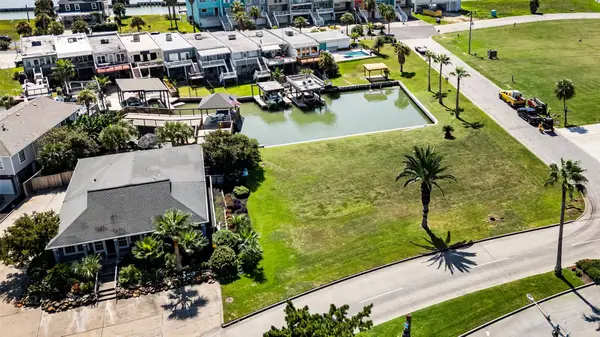 Lot 54-58 Tiki Drive, Tiki Island, TX 77554