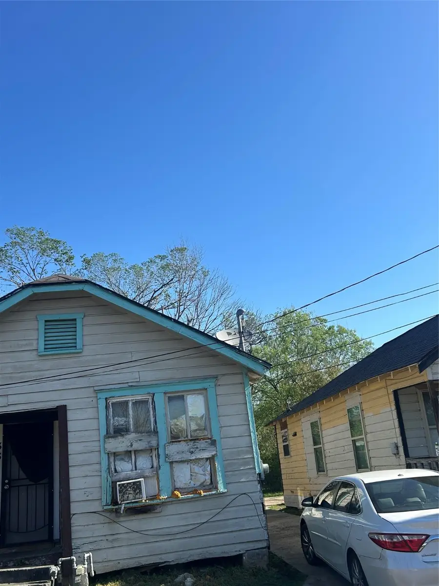 3311 & 3315 NE Bremond Street, Houston, TX 77004 - Image #3