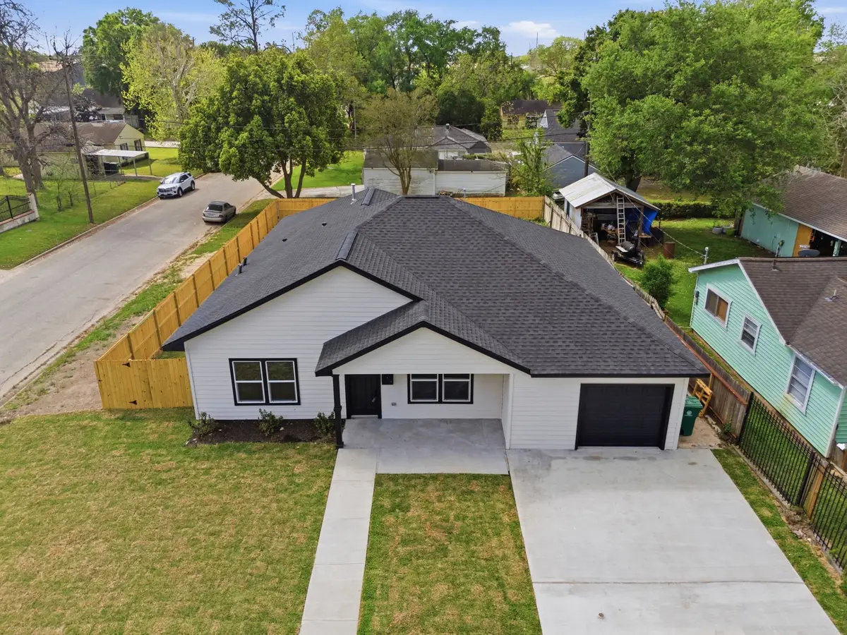 7040 Kinney Street, Houston, TX 77087 - #1