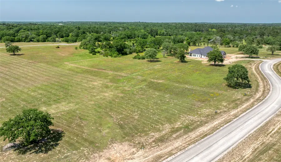 197 Oak Hill Lane, Bellville, TX 77418 - Image #2