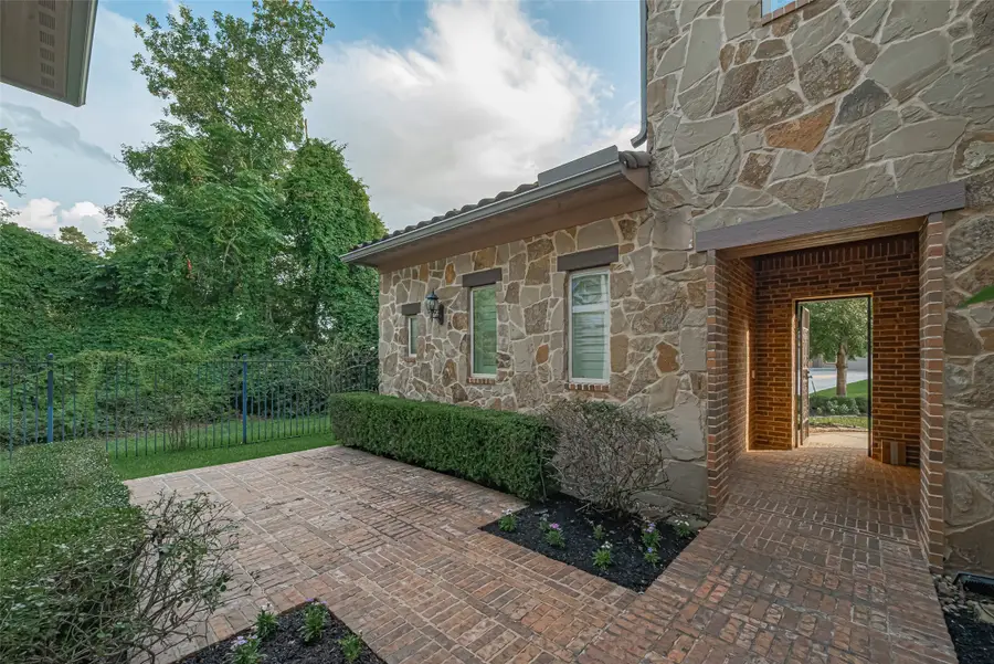 81 Gildwood Place, The Woodlands, TX 77375 - Image #2