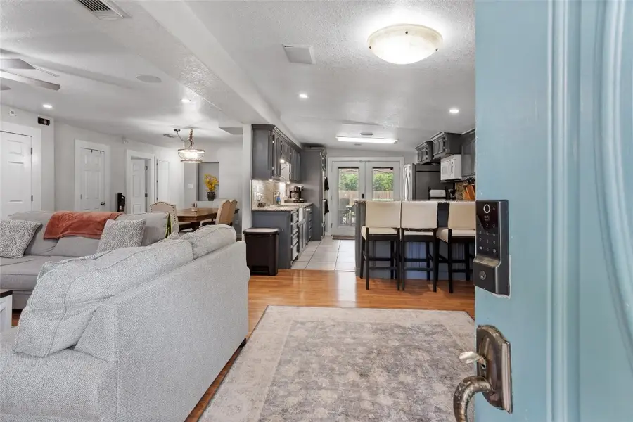 454 Southern Oaks Drive, Lake Jackson, TX 77566 - #3