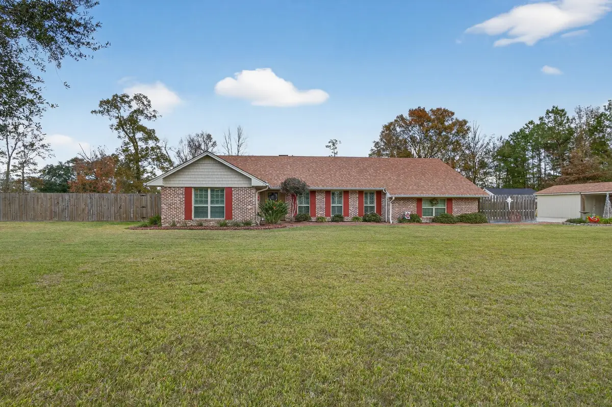 310 Pinemont Drive, Sour Lake, TX 77659 - Image #1
