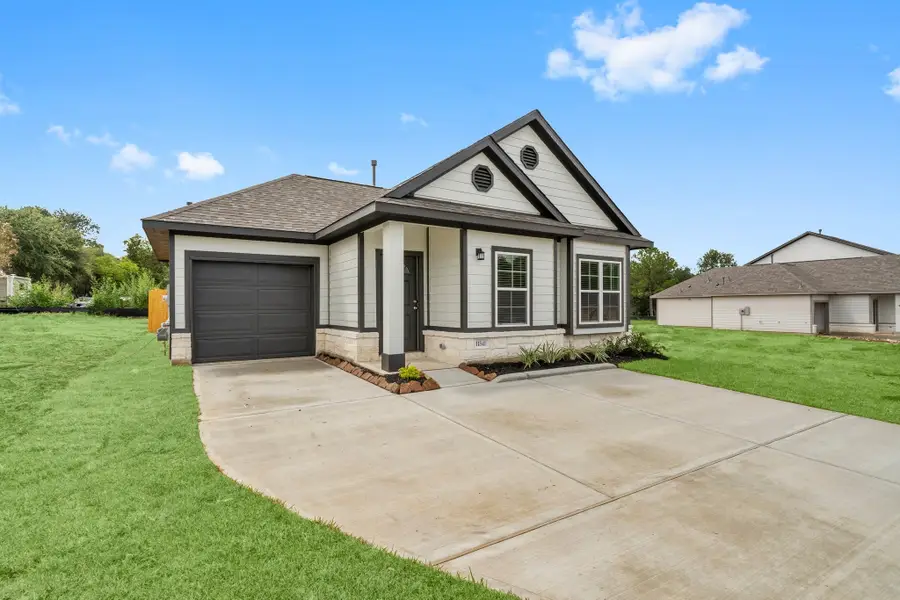 11880 East Gate Drive, Willis, TX 77318 - Image #2