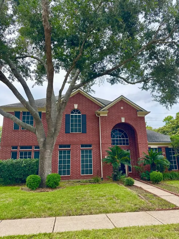 3911 Clarestone Drive, Pearland, TX 77584