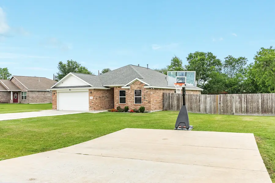 6108 Fox Ridge Drive, Angleton, TX 77515 - #3