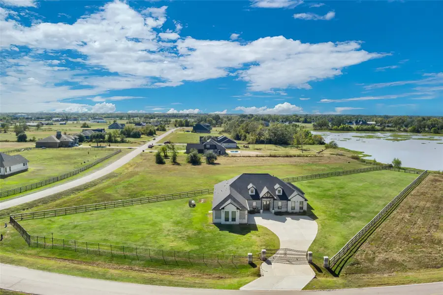 22010 Chenango Lake Drive, Angleton, TX 77515 - Image #2