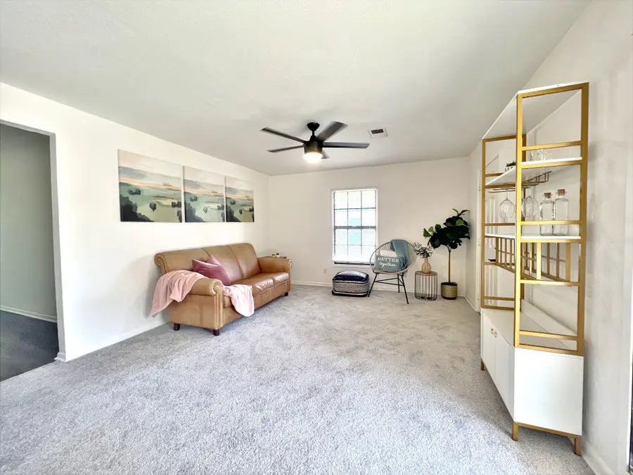 320 Azalea Street, Lake Jackson, TX 77566 - Image #3