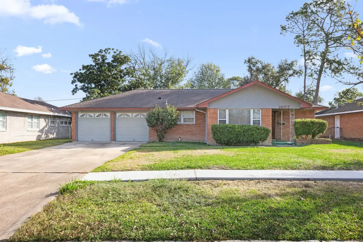 1607 Zapp Ln Lane, Pasadena, TX 77502 - Image #1