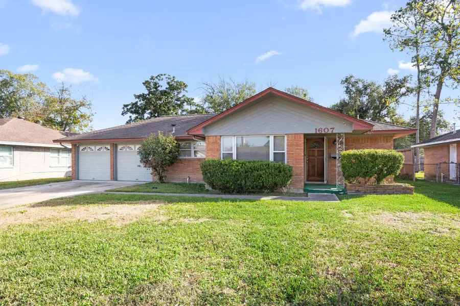 1607 Zapp Ln Lane, Pasadena, TX 77502 - Image #2