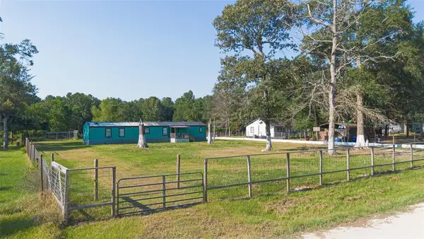 451 Trails End Drive, Cleveland, TX 77328