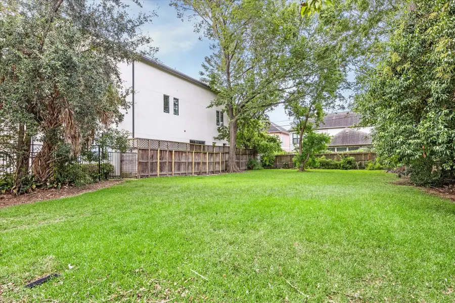 5357 Lampasas St, Houston, TX 77056 - #2