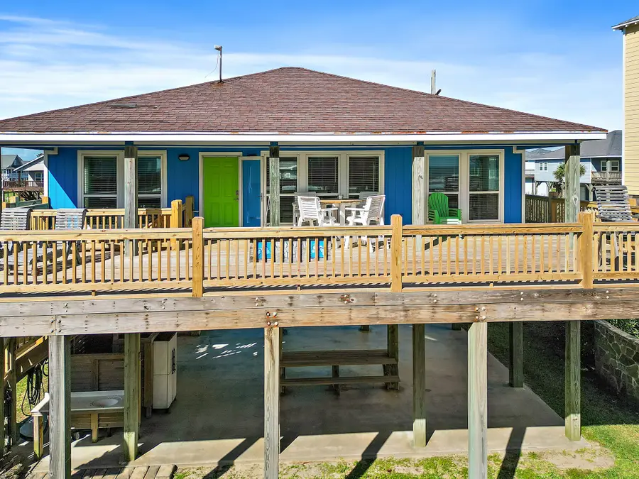 2592 Whitecap, Crystal Beach, TX 77650 - Image #2