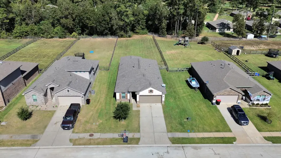 330 Kickapoo Drive, Anahuac, TX 77514 - #2