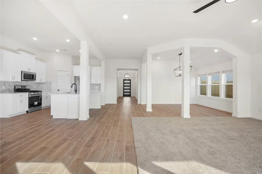 3222 Emerald Hills Drive, Angleton, TX 77515 - Image #2