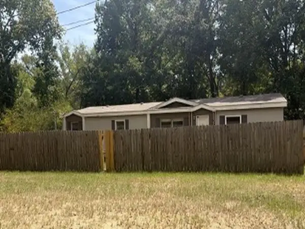 18211 County Road 2195, White House, TX 75791