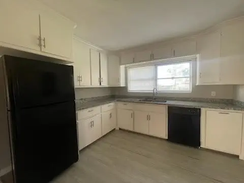 1114 E Pecan Street, Angleton, TX 77515 - Image #3