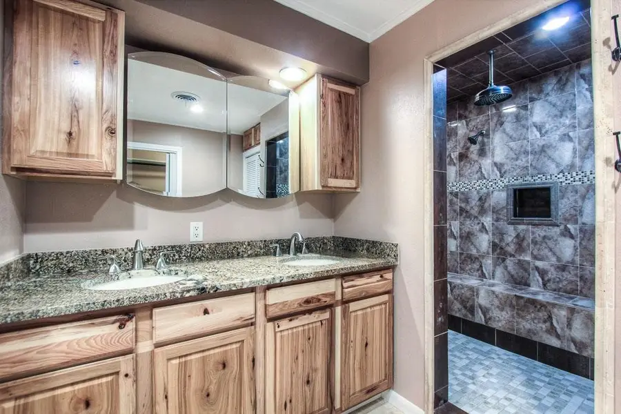 208 Lakeshore Drive, Seabrook, TX 77586 - #2