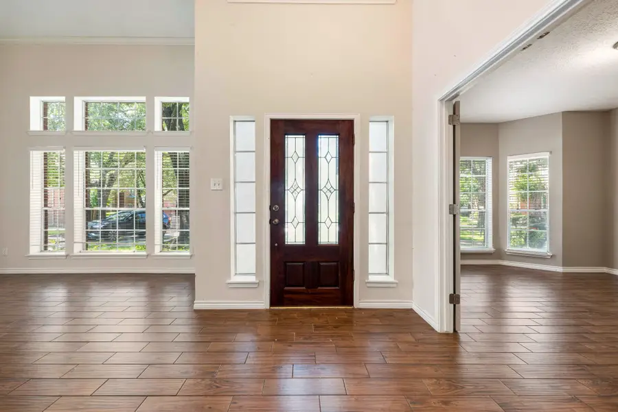 303 S Cypress Estates Circle, Spring, TX 77388 - Image #2