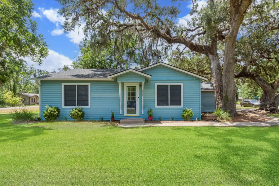 706 E New York Street, Brazoria, TX 77422 - #3