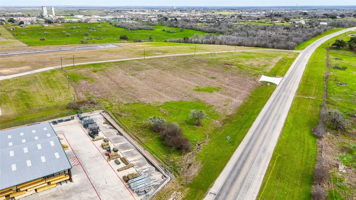 2700 Us-183, Gonzales, TX 78629 - #1