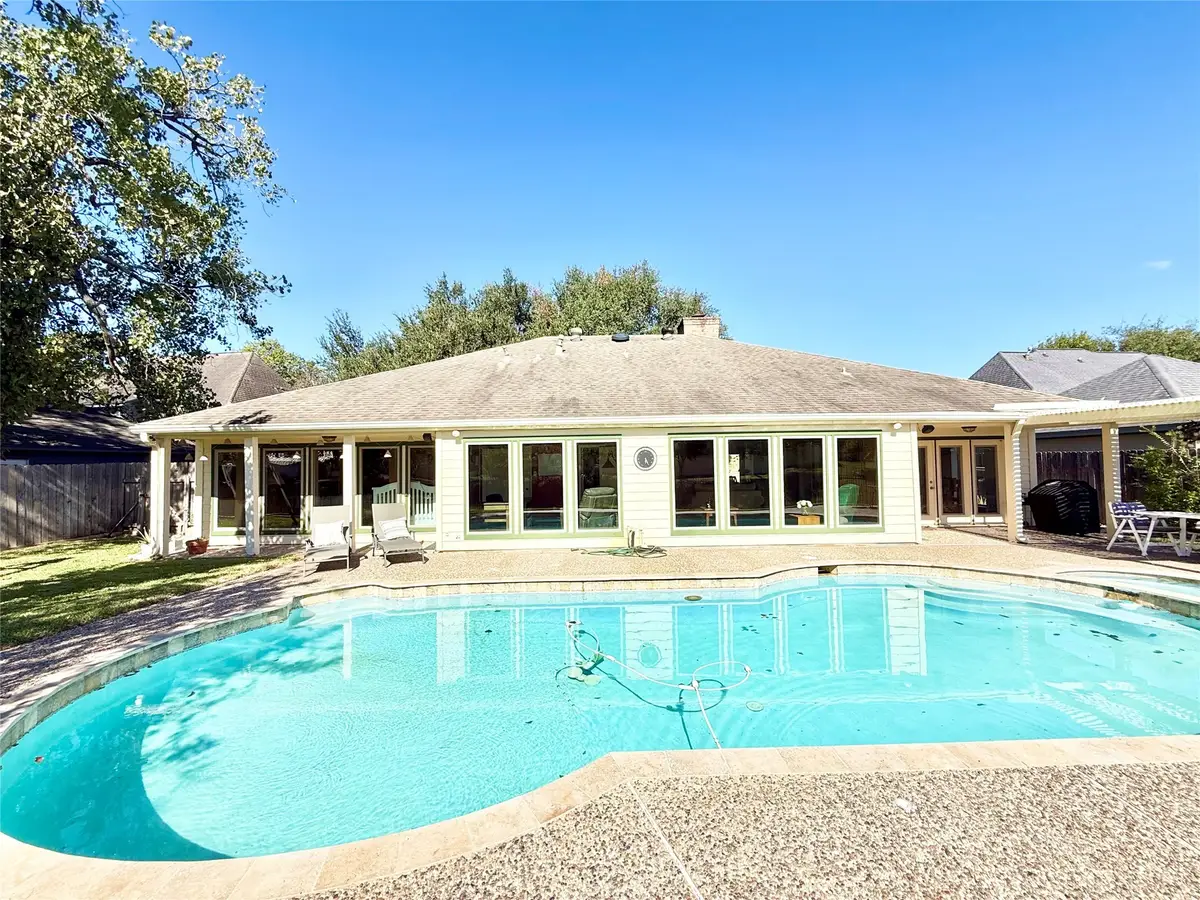 3915 Pleasant Valley Drive, Missouri City, TX 77459 - Image #1