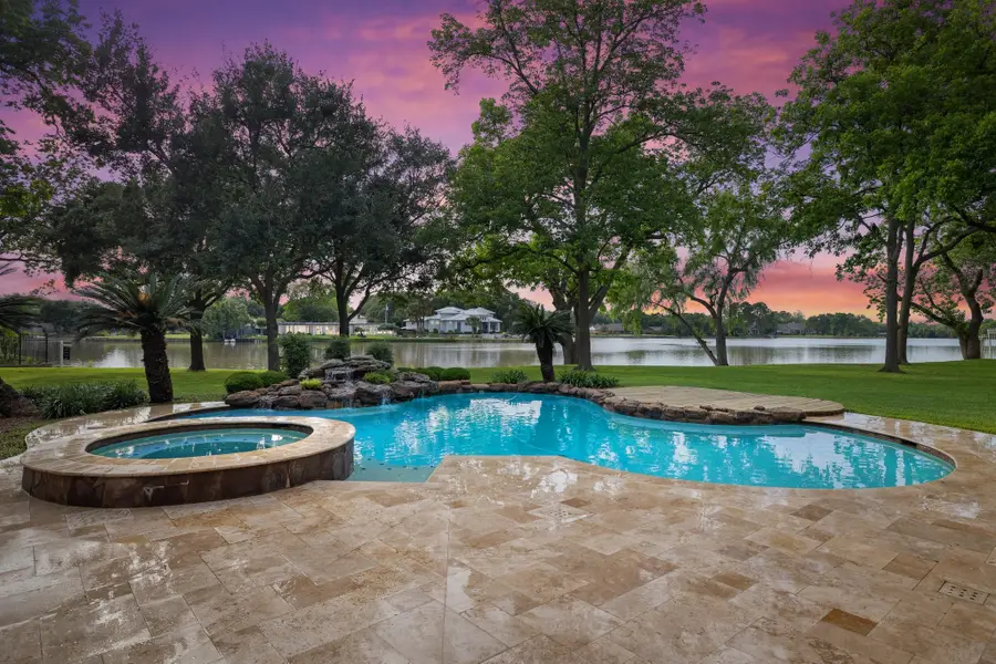 1217 N Horseshoe Drive, Sugar Land, TX 77478 - #2
