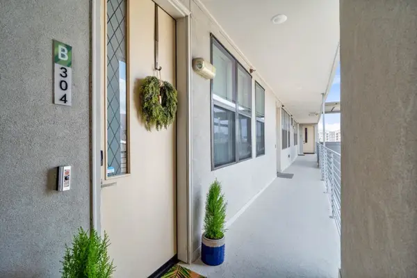 2401 Crawford Street #B304, Houston, TX 77004