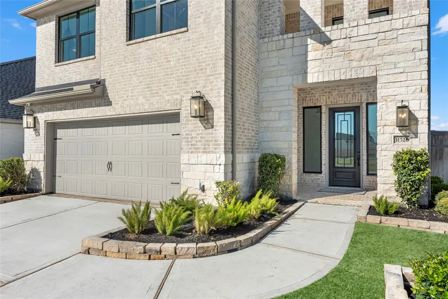 31526 Bramble Hollow Court, Fulshear, TX 77441 - Image #2