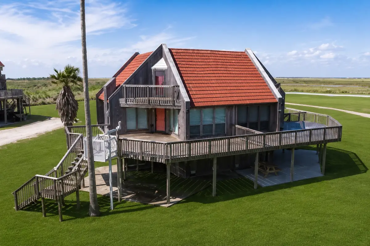 83 Private Road 638, Matagorda, TX 77457 - #1
