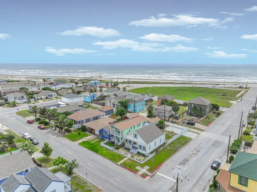 1127 Avenue M, Galveston, TX 77550 - #3